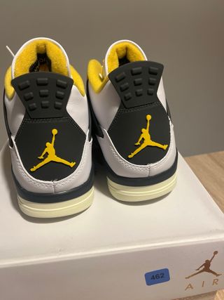 Jordan 4 Vivid Sulfur Taglia 44