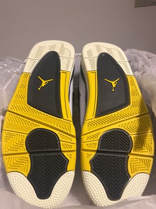 Jordan 4 Vivid Sulfur Taglia 44