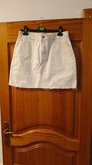 Falda vaquera corta blanca