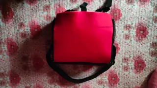 Preciosa trona portátil Tuc Tuc