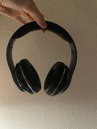 Auriculares tipo Beats Inalámbricos Negros y Rojos