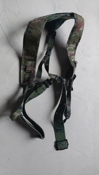 Correaje de camuflaje ejército