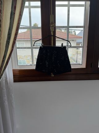 Pantalón corto lentejuelas negro