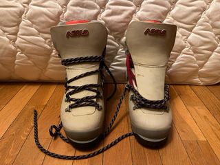 Botas de montaña Asolo rígidas beige