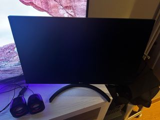 Monitor LG 27 140Hz + Altavoces