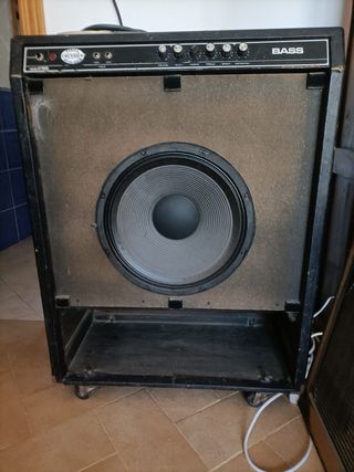 Amplificador Bajo Yamaha 100W