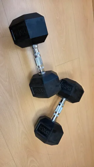 Banco de ejercicios y 2 mancuernas 15 kg. Y funda