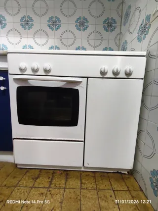 Cocina de gas butano 5 fuegos y horno