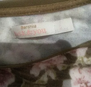 Camiseta floral manga larga