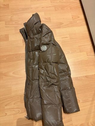 Chaqueta plumífero Phard marrón.