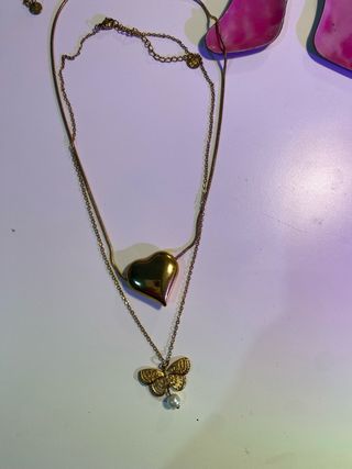 Collar dorado corazón y mariposa
