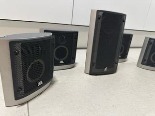 Altavoces JBL Negro y Plateado
