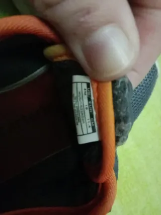 Deportivas niño dinosaurio talla 19