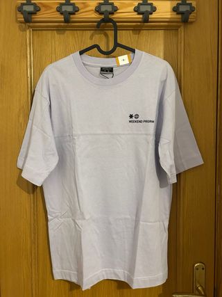 Camiseta WEEKEND PRGRM Morada Talla S