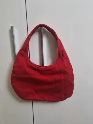 Bolso de mano rojo