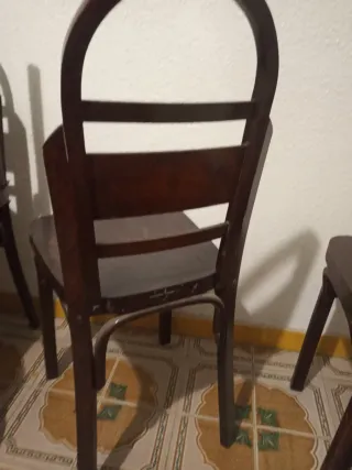 Sillas antiguas de madera