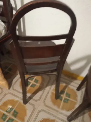 Sillas antiguas de madera