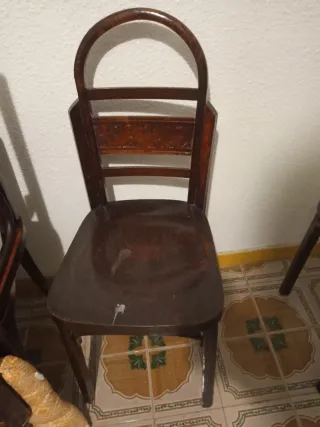 Sillas antiguas de madera