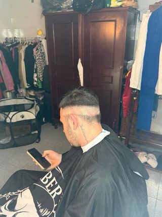Barbero joven ig: chanclas.barber