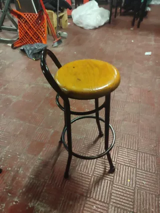Taburete de bar madera y metal