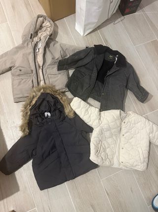 Lote Abrigos Niño Beige y Negro Talla 86.