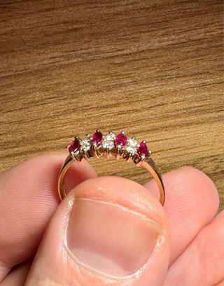 Anillo Oro Rubíes y Diamantes