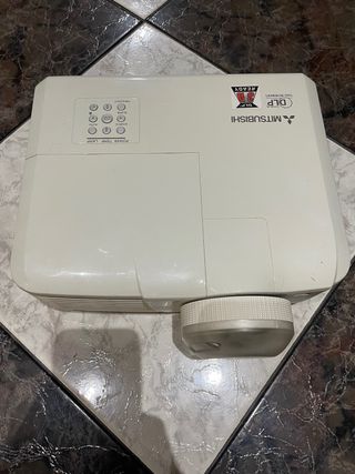 Proyector Mitsubishi Blanco