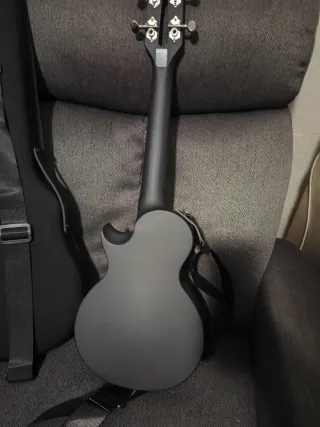 Ukelele RockJam fibra carbono + funda + accesorios