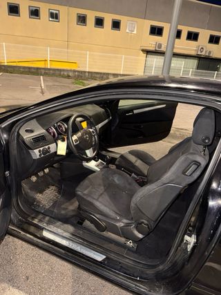 Opel Astra H GTC sport (motor nuevo)