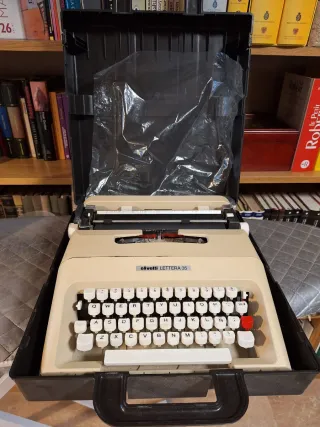 Máquina de escribir antigua