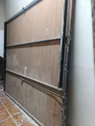 Puerta Manual Garaje Madera