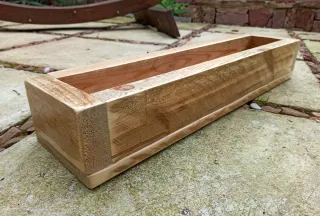 Centro de mesa tipo jardinera. Artesanal.