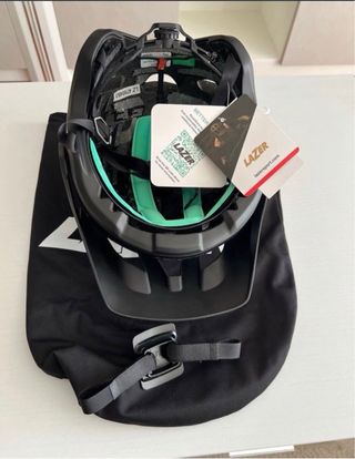 Casco Lazer Negro y Blanco