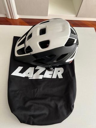 Casco Lazer Negro y Blanco