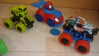 Lote 5 coches monster truck, saltarines, y Spiderm