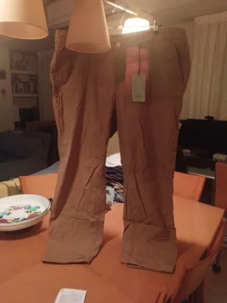 Pantalones chinos marrones