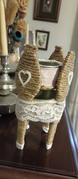 Joyero decorado con cuerda y encaje