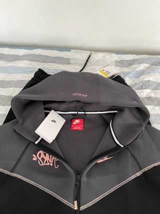 Conjunto Nike Tech Syna World Negro/Gris