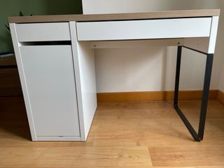 Escritorio Ikea MICKE Blanco y Negro