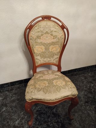 Silla de madera maciza tapizada