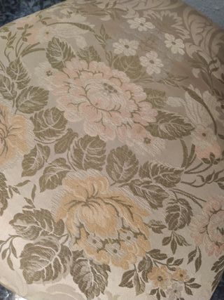 Silla de madera maciza tapizada