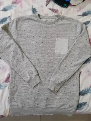 Jersey Pull&Bear gris talla L