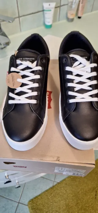 Sneakers Levi's donna nere e bianche