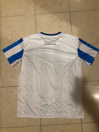 Maglia Pescara Calcio a strisce