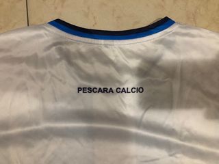 Maglia Pescara Calcio a strisce
