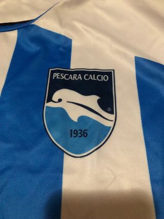 Maglia Pescara Calcio a strisce