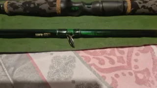 Caña y carrete swinbait como nuevo