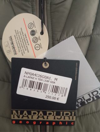 Chaqueta Napapijri con capucha verde oliva