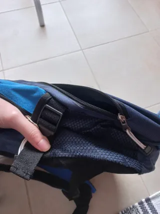Zaino blu e nero
