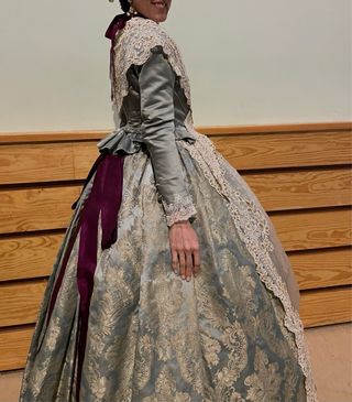 Vestido Fallera Seda verde turia de vives y mari